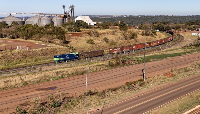  Governador sanciona lei que permite desestatização da Ferroeste